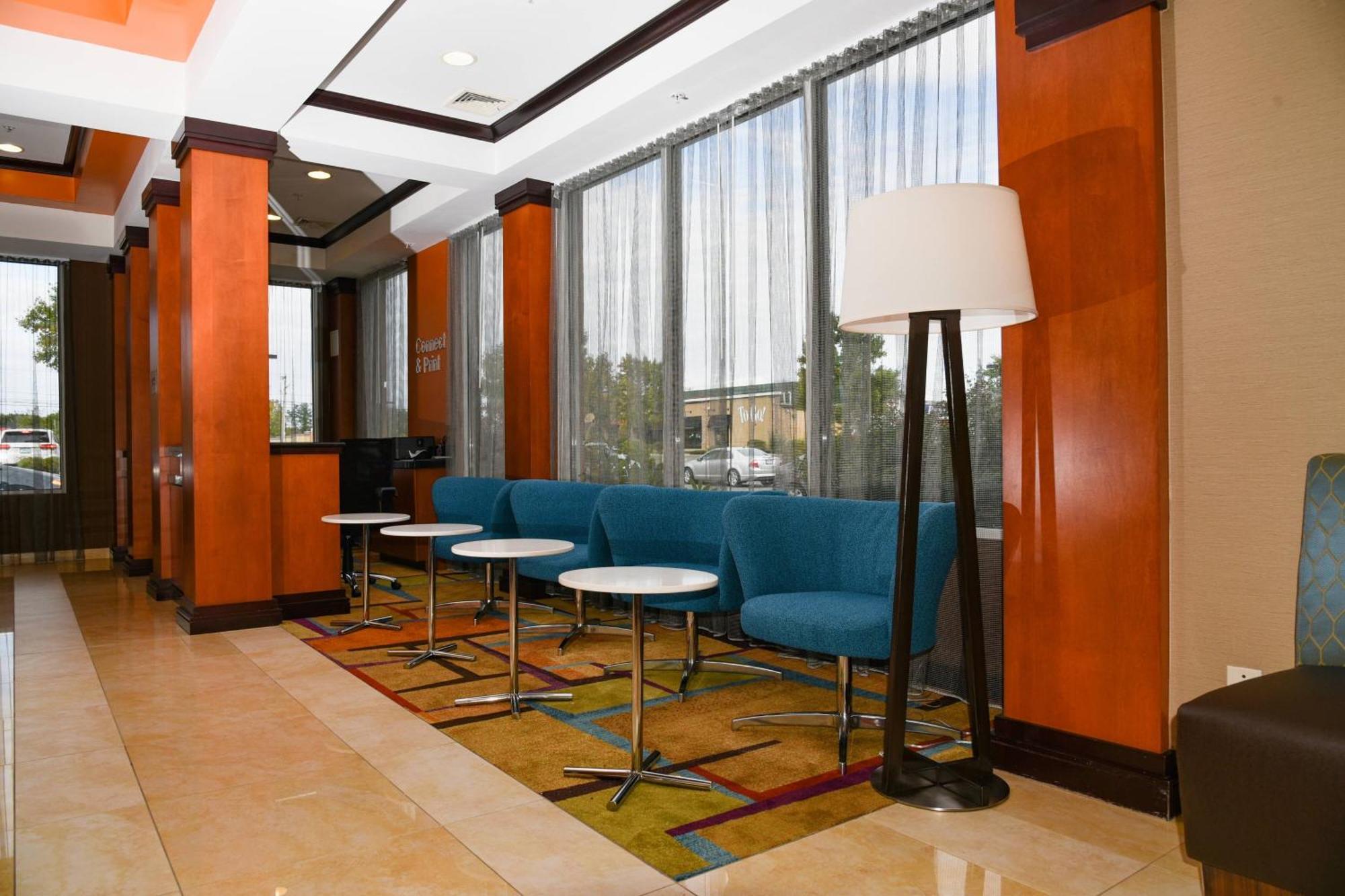Fairfield Inn Hartford Airport Вінсор-Локс Екстер'єр фото