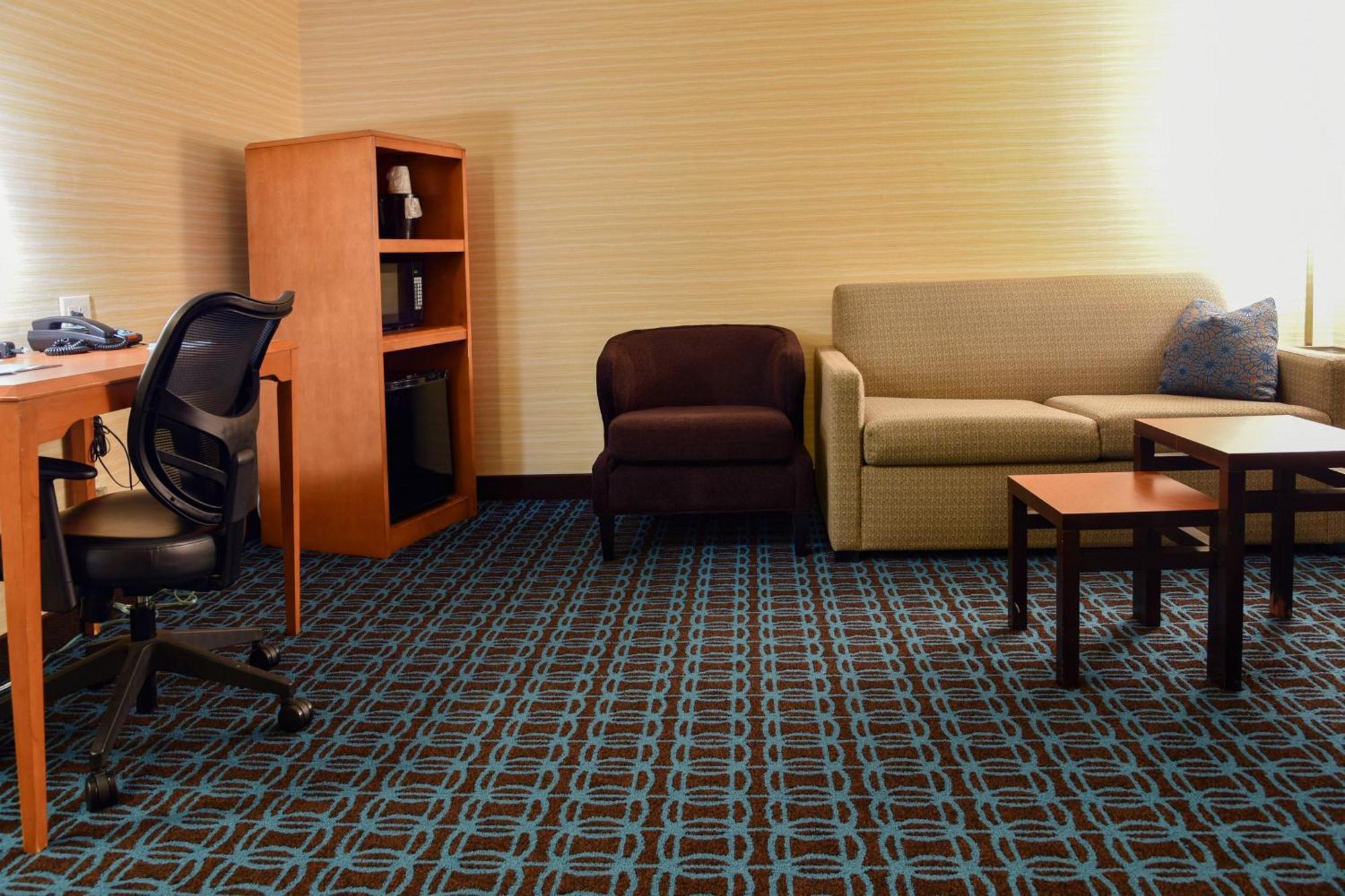 Fairfield Inn Hartford Airport Вінсор-Локс Екстер'єр фото