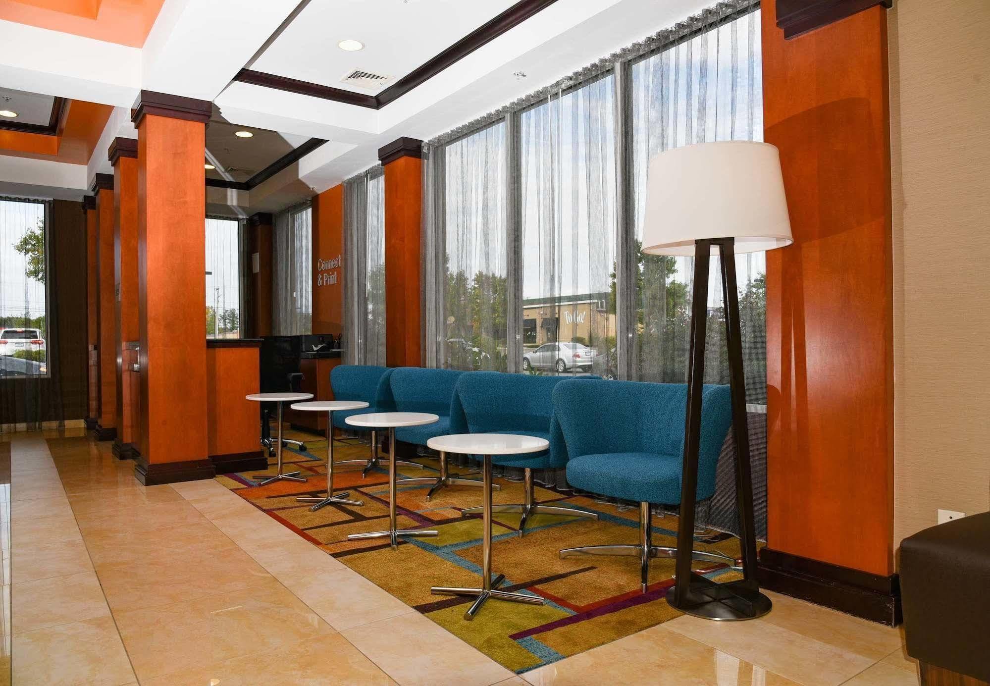 Fairfield Inn Hartford Airport Вінсор-Локс Екстер'єр фото